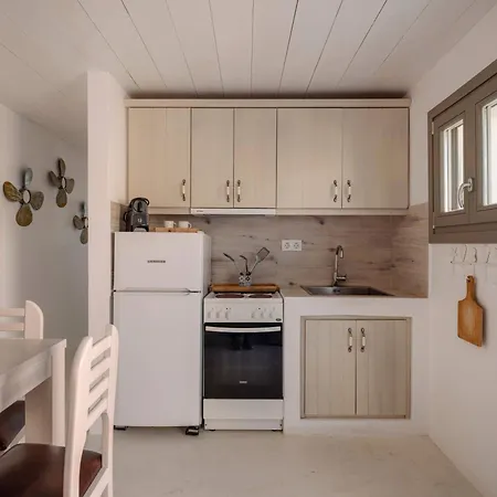 Feriehus Moniasma Rustic Stone House In Folegandros *