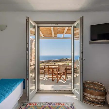 Moniasma Rustic Stone House In Folegandros Feriehus