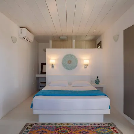 Moniasma Rustic Stone House In Folegandros Feriehus *