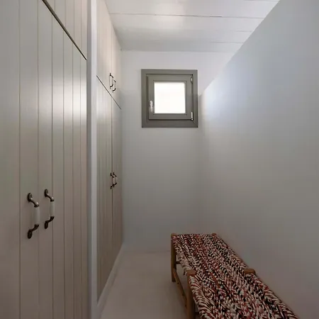 Moniasma Rustic Stone House In Folegandros Feriehus